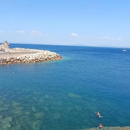 La Maisonnette Apartment *